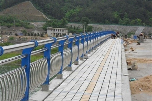 鄂州不锈钢桥梁灯光护栏