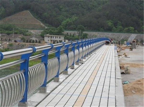 鄂州不锈钢桥梁护栏是一种什么材质的护栏
